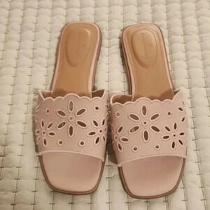 Bandolino pink sandals. Size 8.5